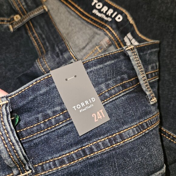 NWT Torrid Luxe Slim Boot Super Stretch Boot Cut Jeans (24W tall) - Picture 4 of 7